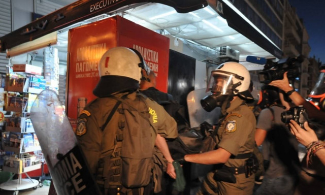 Στον εισαγγελέα οι 26 που συνελήφθησαν στο Σύνταγμα