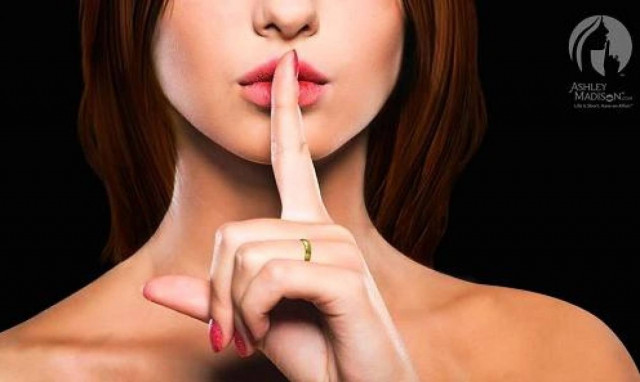 Χάκερς έκλεψαν στοιχεία «άτακτων» συζύγων από ιστοσελίδα και τώρα απειλούν να τα δημοσιεύσουν