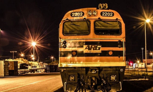 Τρένο πέρασε... πάνω από μεθυσμένο αλλά εκείνος δεν έπαθε τίποτα!