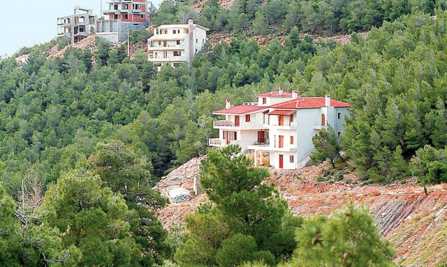 ΣτΕ: Άκυρη η υπουργική απόφαση για εξαίρεση κατεδάφισης αυθαιρέτων