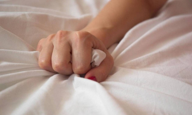 Tα σημάδια που λένε ότι προσποιείται... Πού αλλού; Στο κρεβάτι!