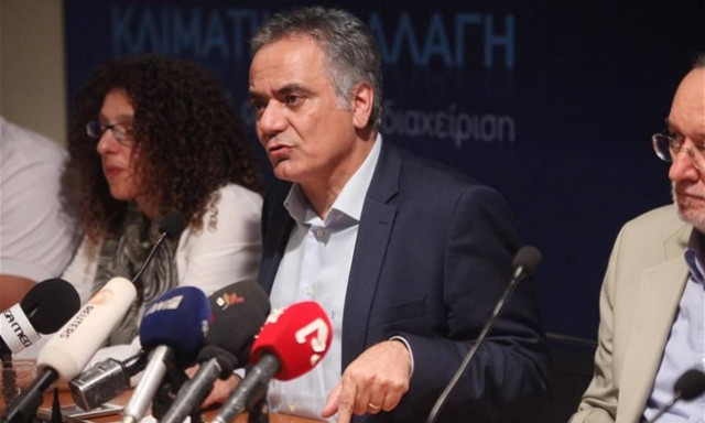 Ανασχηματισμός - Σκουρλέτης: Είμαστε εξαναγκασμένοι να φέρουμε μια συμφωνία που είναι επώδυνη