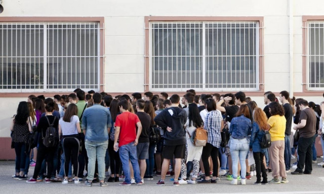 Βάσεις Πανελληνίων 2015: Αυτές είναι οι πιο πρόσφατες εκτιμήσεις για τις βάσεις