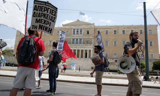 ΑΔΕΔΥ: Συγκέντρωση και πορεία προς τη Βουλή, αύριο 22/7, ενάντια στα ψηφιζόμενα μέτρα