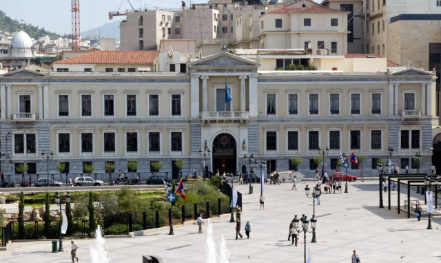 Bloomberg: Επενδυτές της Εθνικής Τράπεζας θα εξετάσουν την ανακεφαλαιοποίησή της