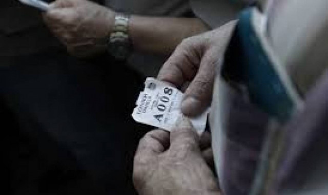 Μετρητά 5 δισ. ευρώ απέσυραν οι καταθέτες εντός του Ιουνίου