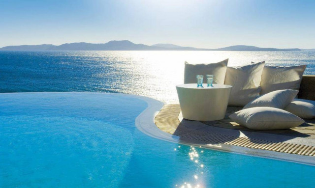 Πώς θα υπολογιστεί ο νέος ΦΠΑ στα πακέτα των ξενοδοχείων