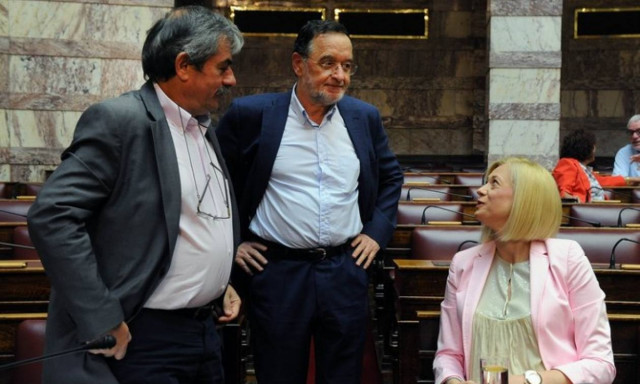 Μετρούν «κουκιά» στο Μαξίμου – Φουντώνει το «αντάρτικο» στη Βουλή