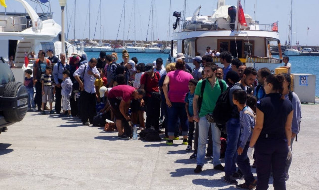 Σητεία: Στο νοσοκομείο 17 από τους 217 μετανάστες που είχαν εντοπιστεί σε ακυβέρνητη λέμβο