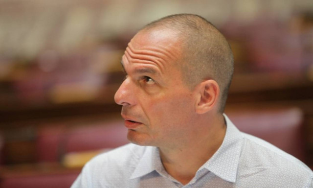 Νέα μηνυτήρια αναφορά κατά Βαρουφάκη για έσχατη προδοσία