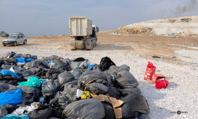 Κλειστός ο ΧΥΤΑ Φυλής λόγω πυρκαγιάς - Κατανόηση ζητά από τους πολίτες ο Δήμος Αθηναίων