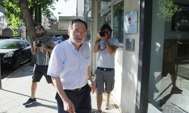 Αριστερή Πλατφόρμα: Ο Λαφαζάνης περνά στην αντεπίθεση