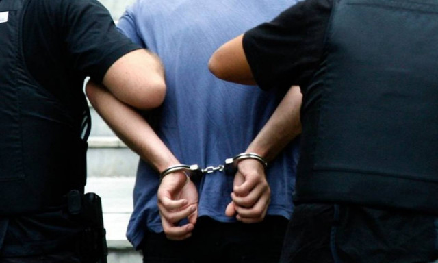 Διέπρατταν ληστείες υποδυόμενοι τους αστυνομικούς!