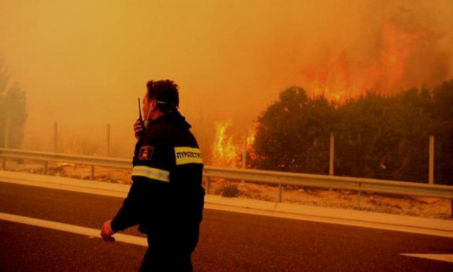 Κλειστή η Εθνική Οδός Κορίνθου - Τριπόλεως λόγω πυρκαγιάς