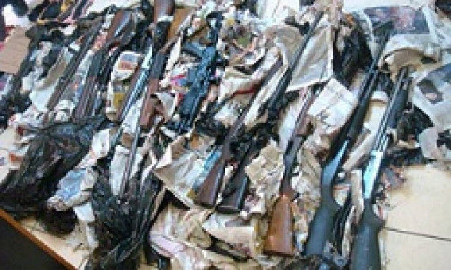 Σύλληψη τριών ατόμων για κατοχή όπλων και κλοπές (photos)