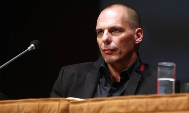 Αντεπίθεση Βαρουφάκη με βολές κατά των «συκοφαντών» του