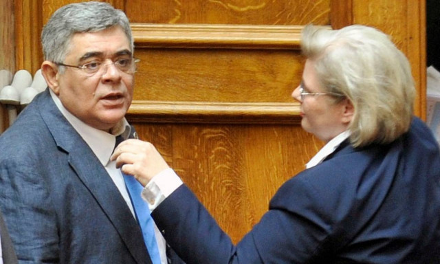 Αίρεται ο κατ΄οίκον περιορισμός των Μιχαλολιάκου – Ζαρούλια