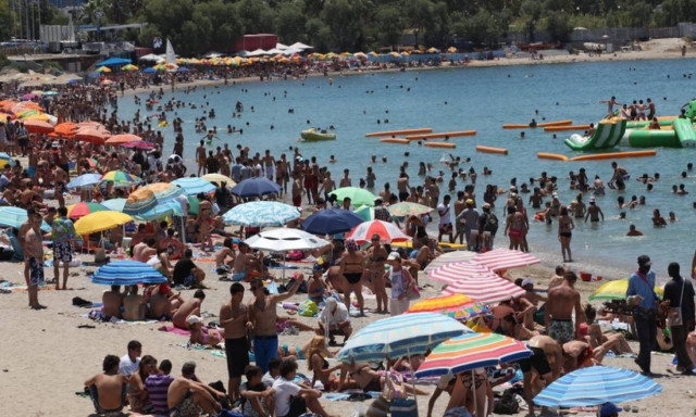 Καύσωνας: Υγρασία και 41 βαθμοί θα κάνουν αποπνικτική την ατμόσφαιρα (pics)