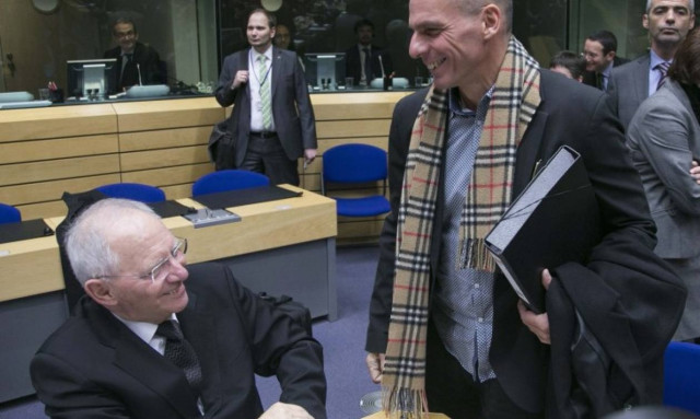 Ο Γ. Βαρουφάκης γράφει στη Le Monde Diplomatique για το παρασκήνιο των εκβιασμών Σόιμπλε