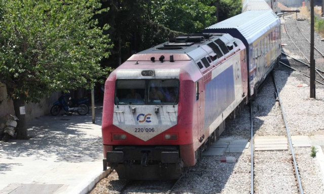 Ματαιώσεις δρομολογίων σε προαστιακό και τρένα λόγω στάσεων εργασίας