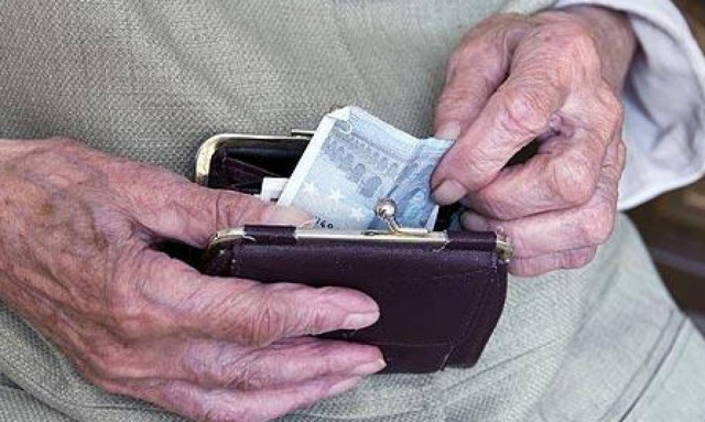 Τη Δευτέρα η καταβολή συντάξεων ΟΓΑ και ΟΑΕΕ