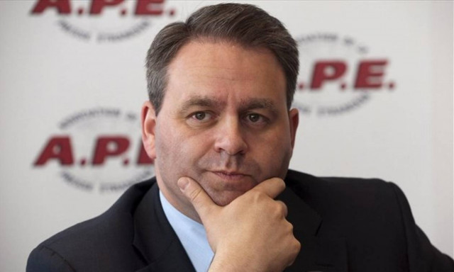 Γάλλος βουλευτής απειλεί ότι θα «αφήσει τους μετανάστες να περάσουν» στη Βρετανία