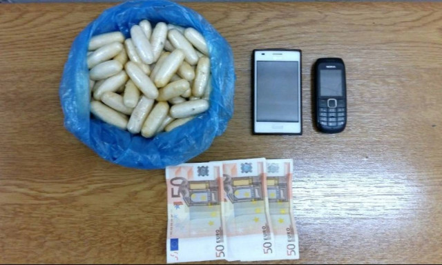Αλλοδαπή είχε καταπιεί 43 σακουλάκια με ηρωίνη προκειμένου να τα φέρει στην Ελλάδα