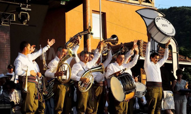 Σερβία: Φεστιβάλ χάλκινων στην πόλη Γκούτσα