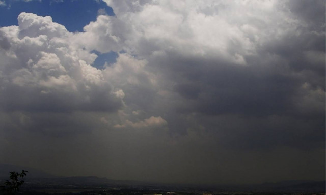 Καιρός: Πού θα βρέξει την Τρίτη (4/8) - Αναλυτική πρόγνωση