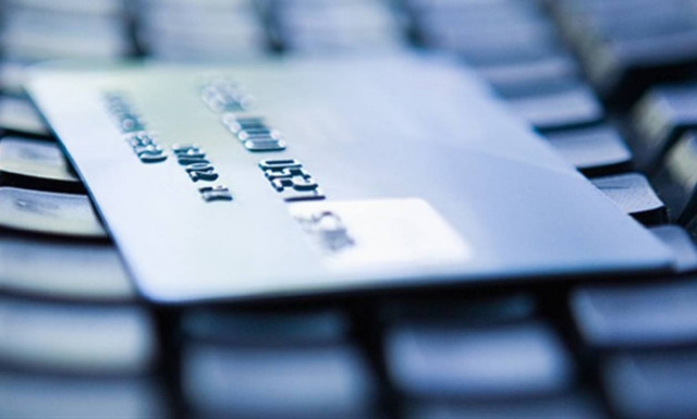 Οι ηλεκτρονικές συναλλαγές θα μπορούσαν να μειώσουν τουλάχιστον κατά 25% τη «μαύρη» οικονομία