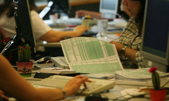 ΥΠΟΙΚ: Με ικανοποιητικούς ρυθμούς προχωρά η υποβολή φορολογικών δηλώσεων