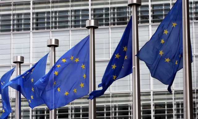 Κομισιόν: Ρεαλιστικό το σενάριο η πρώτη εκταμίευση από τον ESM να γίνει πριν τις 20/08