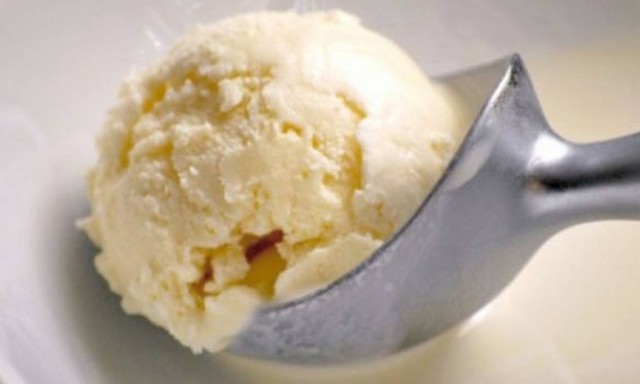 Συνταγή για παγωτό βανίλια με μπισκότο με 5 υλικά!