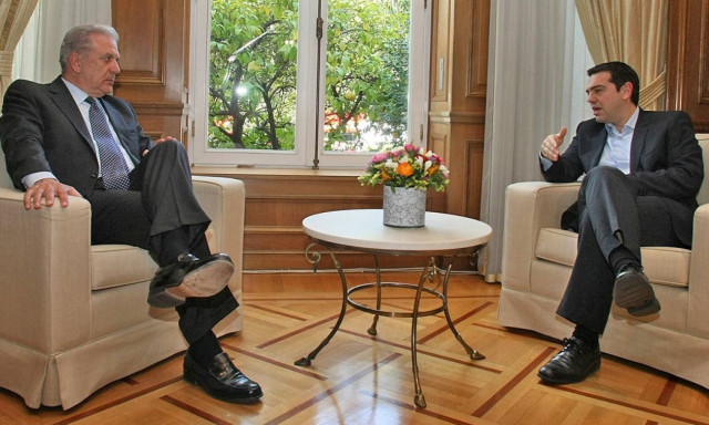 Τηλεφωνική επικοινωνία Τσίπρα – Αβραμόπουλου για το μεταναστευτικό