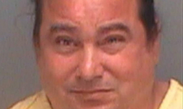 Τον έπιασαν να αυνανίζεται στο πάρκο και αυτός έδωσε μια... απίστευτη δικαιολογία