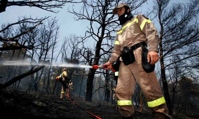 Σε ύφεση η πυρκαγιά στους Θρακομακεδόνες