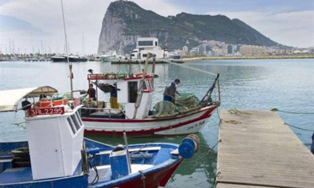 Η Bρετανία κατηγορεί την Ισπανία για παραβίαση της κυριαρχίας της στο Γιβραλτάρ