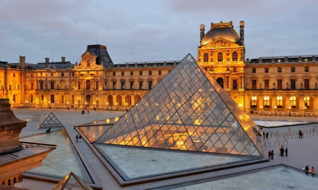 Σαν σήμερα το 1793 ανοίγει τις πύλες του το μουσείο του Λούβρου