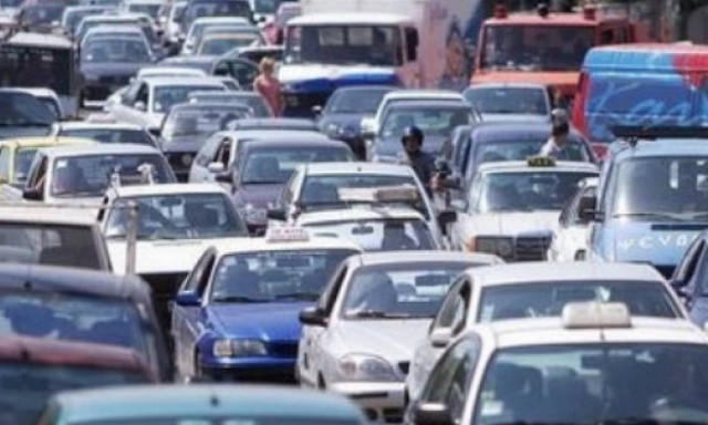 «Ουρές» στην Εθνική Οδό Θεεσαλονίκη-Μουδανιών λόγω τροχαίου