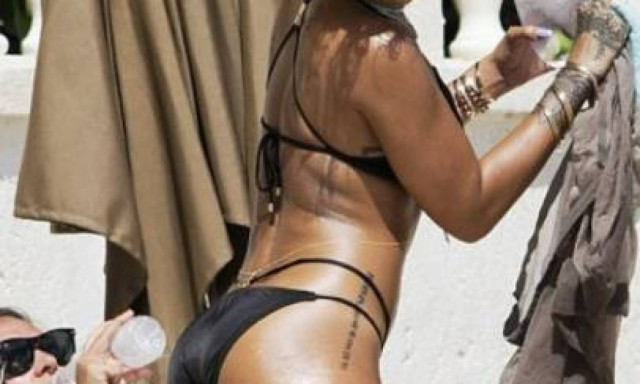 Ξέφυγε η Ριάνα με τις φίλες της! (photos+video)