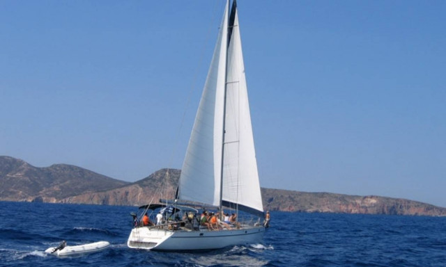 Πυρκαγιά σε ιστιοφόρο στη Σχοινούσα