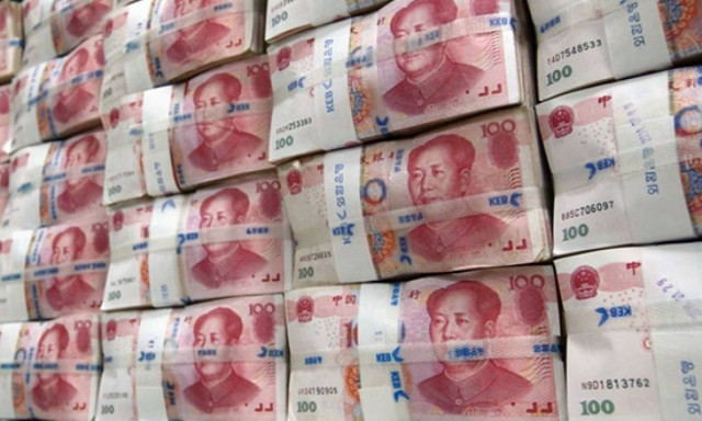 Η μεγαλύτερη πτώση από το 1994 στο γιουάν μετά την υποτίμησή του