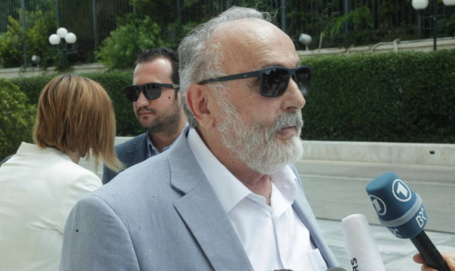 Μνημόνιο 3: Κουρουμπλής - Δεν υπάρχει μείωση στις 4.500 προσλήψεις υγειονομικών