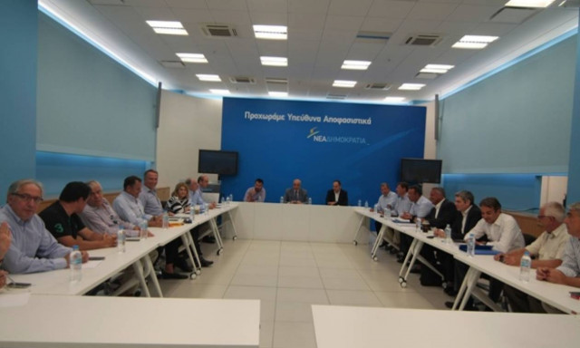 Ολοκληρώθηκε το άτυπο πολιτικό συμβούλιο της ΝΔ: Βαρύτατος ο λογαριασμός της κυβέρνησης