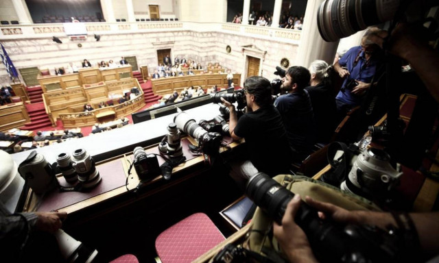 Συζήτηση για συμφωνία: Ποιοι ψήφισαν υπέρ της διαδικασίας του κατεπείγοντος