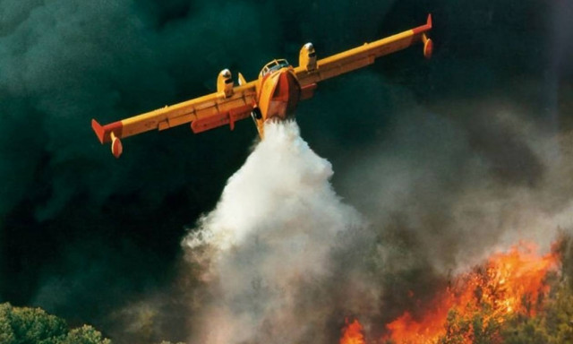 Πάτρα: Σε ύφεση η πυρκαγιά στο Γιαννισκάρι