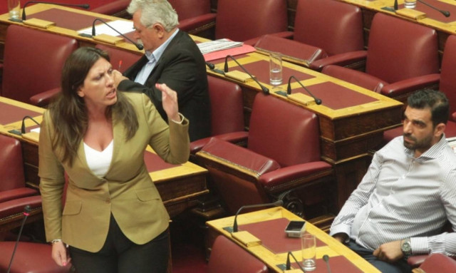 Συμφωνία: Εγκρίθηκε το νομοσχέδιο από τις Επιτροπές – Πυρά Ζωής για τις νέες τροπολογίες