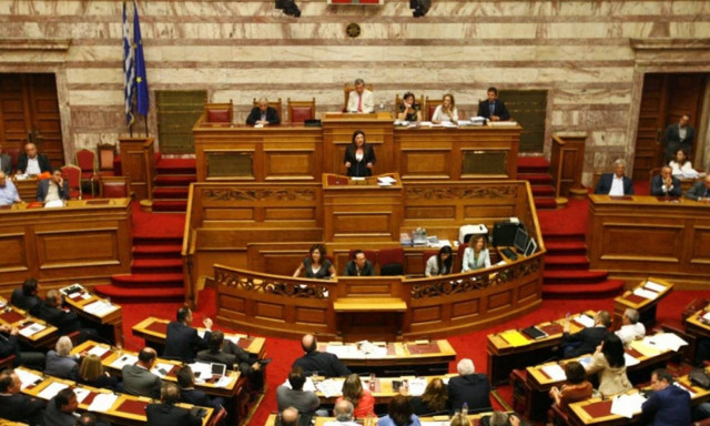 Βουλή - LIVE: Με 222 ΝΑΙ ψηφίστηκε το μνημόνιο 3