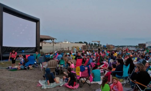 Κάνε το σπίτι σου θερινό σινεμά!