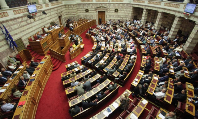 Συμφωνία: Ψηφίστηκε με 222 ΝΑΙ το νέο μνημόνιο